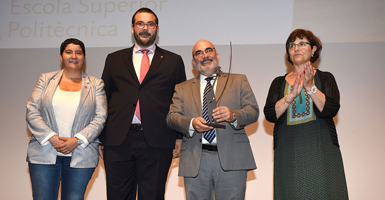 De izquierda a derecha: Dolors Guillén (presidenta del TecnoCampus), David Bote (alcalde de Mataró, Javier García (director general de Schunk Intec SLU), Dolors Ayala (vicerectora de la Universitat Politècnica de Catalunya)