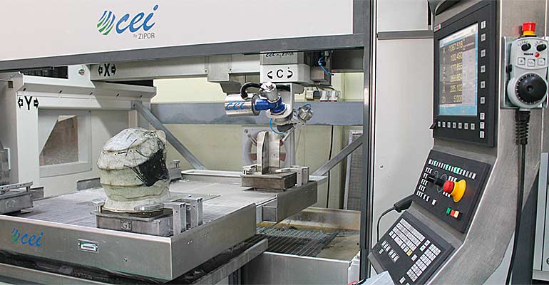 Fagor y CEI desarrollan una máquina de 5 ejes de corte por chorro de agua con CNC 8065