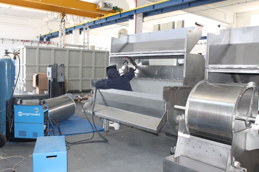 Maquinaria nueva vs. reacondicionada en fabricación de chapa: ROI y amortización
