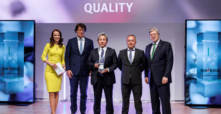 Mitsubishi Materials recibe el premio a la calidad por sus herramientas DIAEDGE en el acto del día del proveedor de Schaeffler 2023