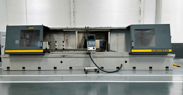 Rectificadora Cilíndrica GER CM 2500 CNC