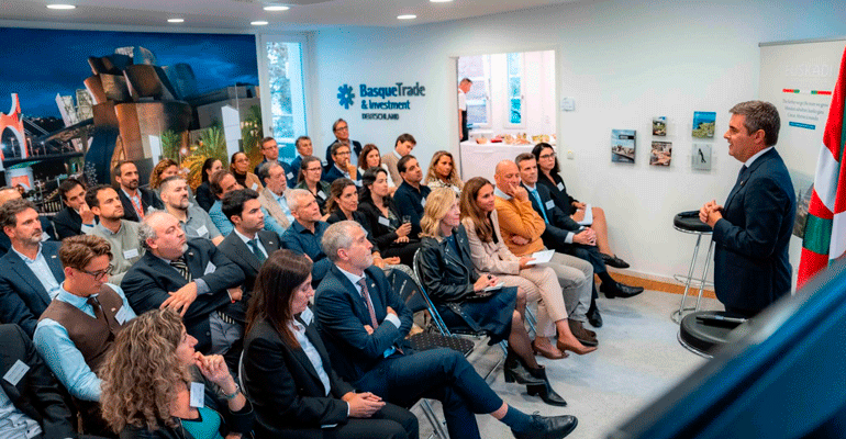 Una delegación empresarial vasca analiza la transformación de la automoción alemana en Múnich